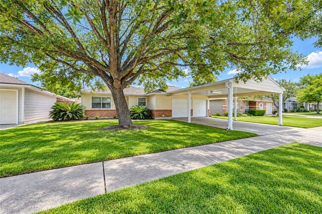 Foto del edificio - 2716 Hearne Dr