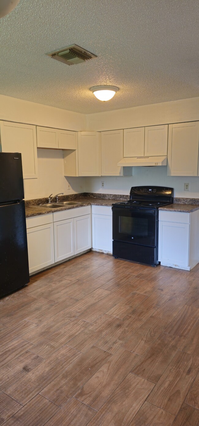 Building Photo - 30451 Dubsdread Dr