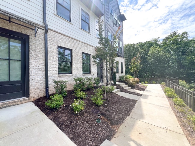 Building Photo - 6605 Beacon Dr