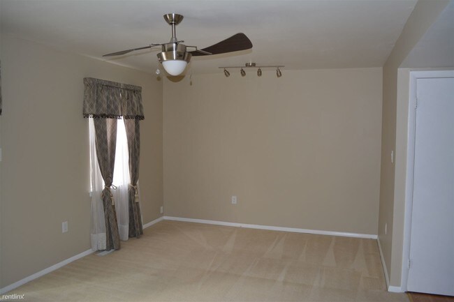 Foto del edificio - 8242 Mountain Ash Way