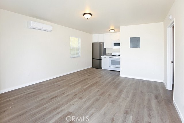 Building Photo - 10709 Sherman Pl