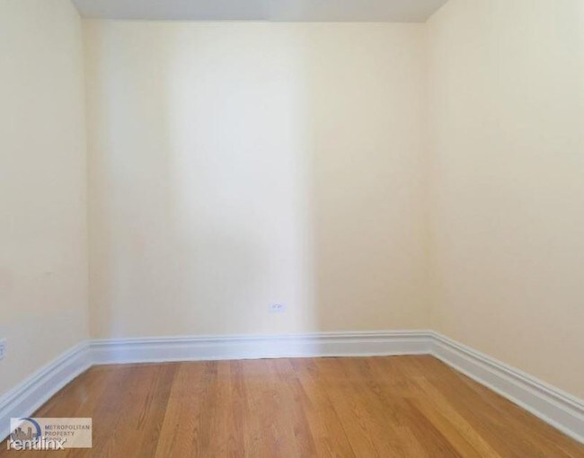 Building Photo - 544 W 50th St