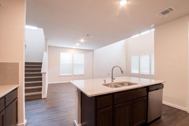 Building Photo - 160 Alicante Ln