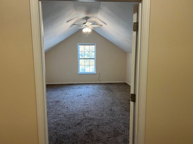 Foto del edificio - 1138 N Sherman Ave