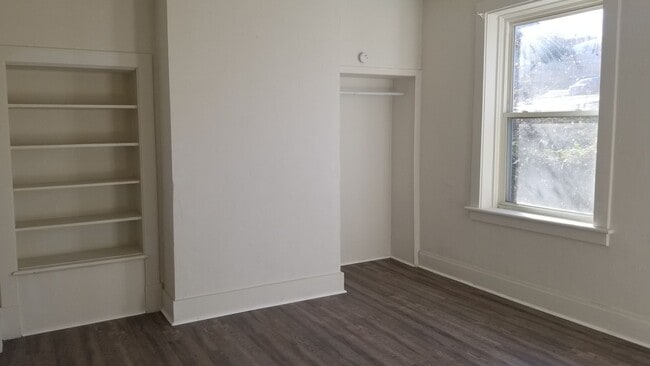 Building Photo - Fabulous Fully Remodeled 5 Bedroom House