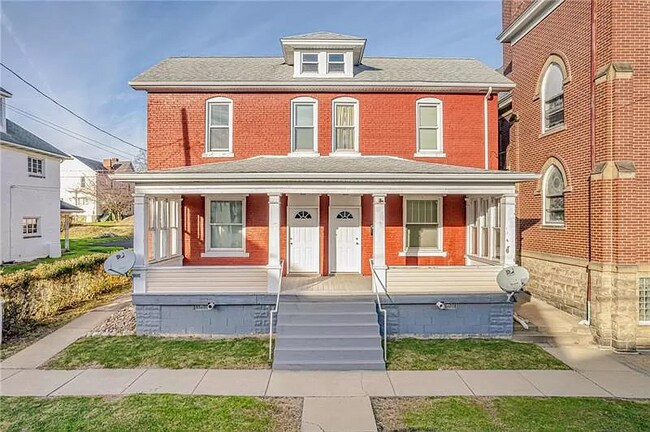 Building Photo - 606 Mulberry St