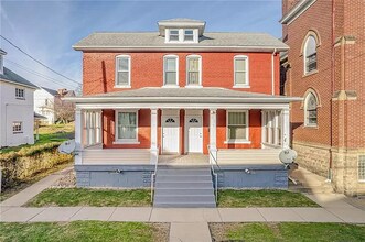 Building Photo - 606 Mulberry St