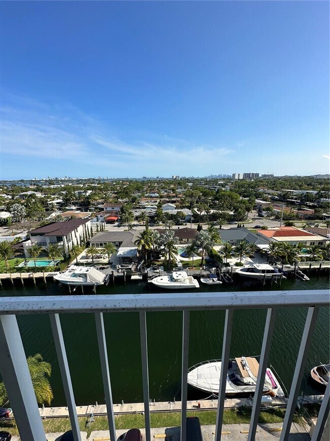 Building Photo - 2350 NE 135th St