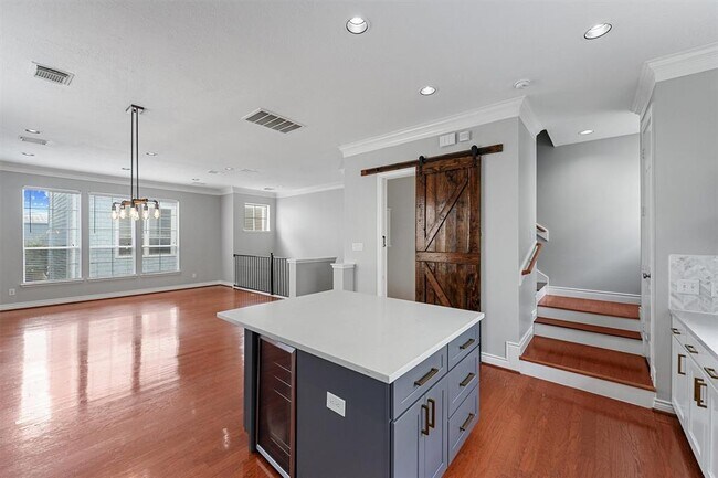 Foto del edificio - 1646 W 13th St