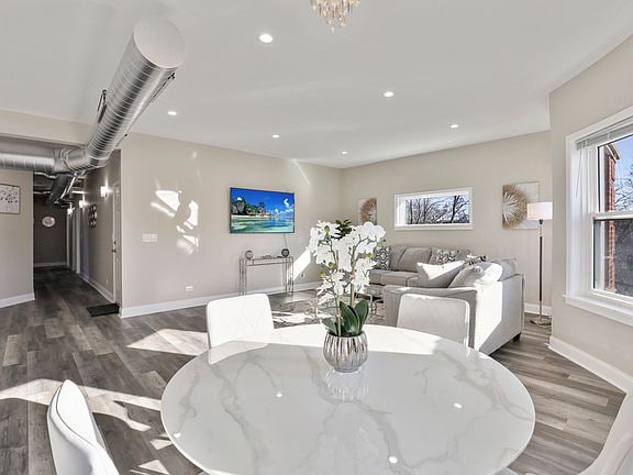 Foto del edificio - 1111 Bonnie Brae Pl