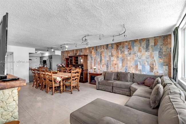 Building Photo - 5401 Collins Ave