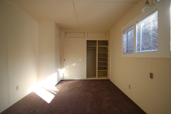 Building Photo - 1416 Benito Ave