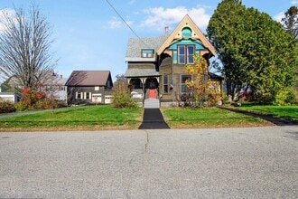 Building Photo - 19 Pine St