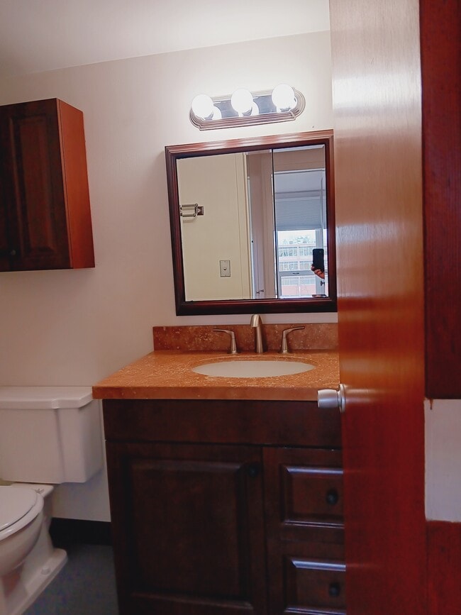 Foto del edificio - 22700 Garrison St