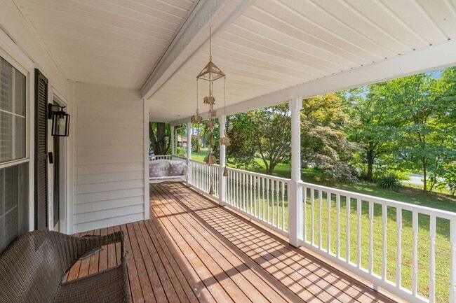 Building Photo - 3Bed/2Bath Lake Monticello Rental