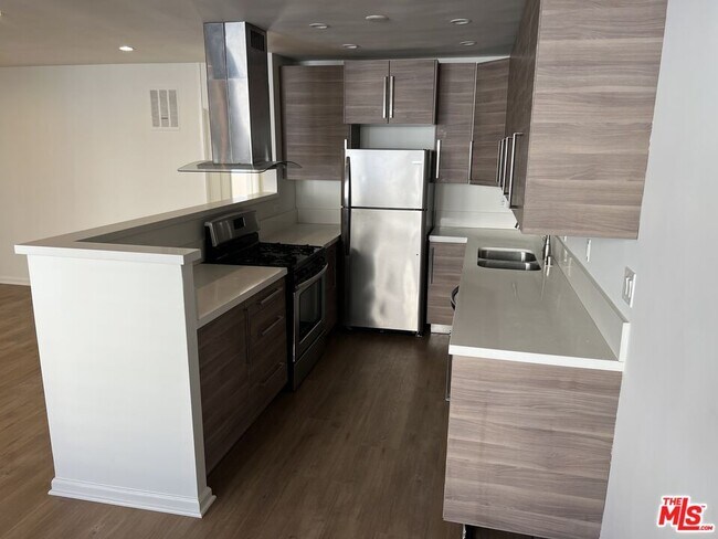 Foto del edificio - 1253 Hayworth Ave