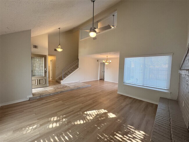 Foto del edificio - 22018 Elsinore Dr