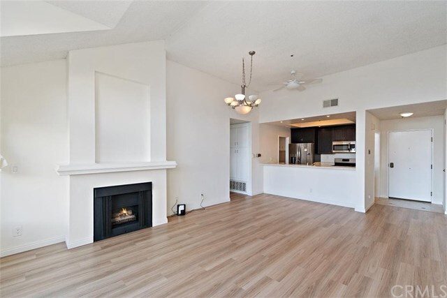 Building Photo - 2563 Plaza del Amo Plz
