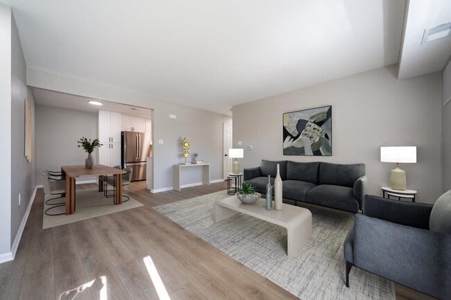 Foto del edificio - Fox Ridge and Lakeview Park Apartments