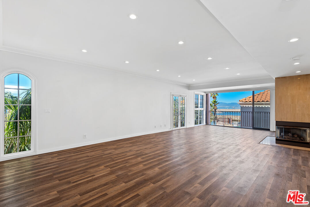 Foto principal - 6220 Pacific Ave