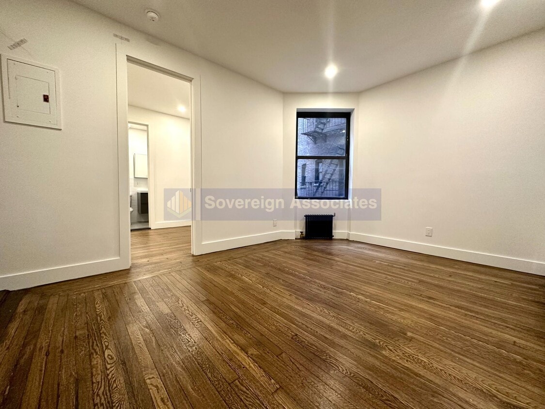 Primary Photo - 45 Tiemann Pl