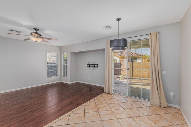 Foto del edificio - 2058 E Flint St