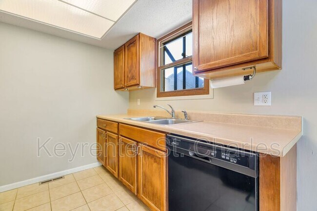 Foto del edificio - 15 Bayside Ct