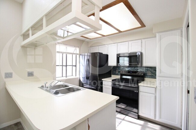 Foto del edificio - 1222 W Baseline Rd