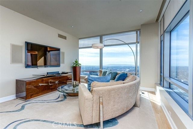 Building Photo - 900 W Olympic Blvd