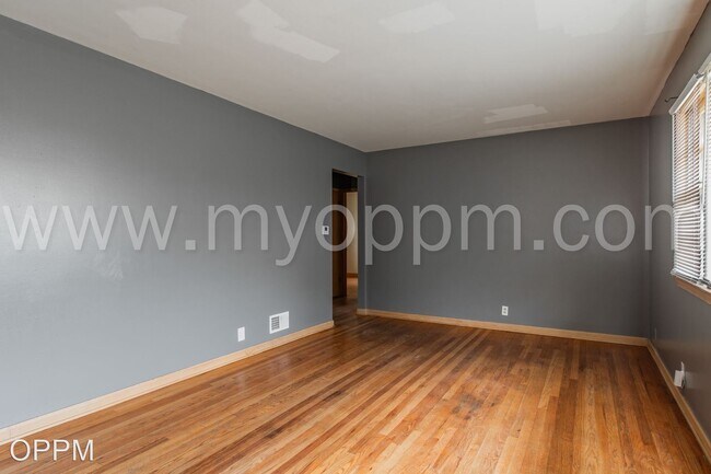 Building Photo - 3 br, 2 bath House - 3655 Summit St