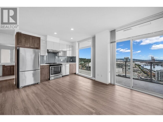 Building Photo - 900 Carnarvon St