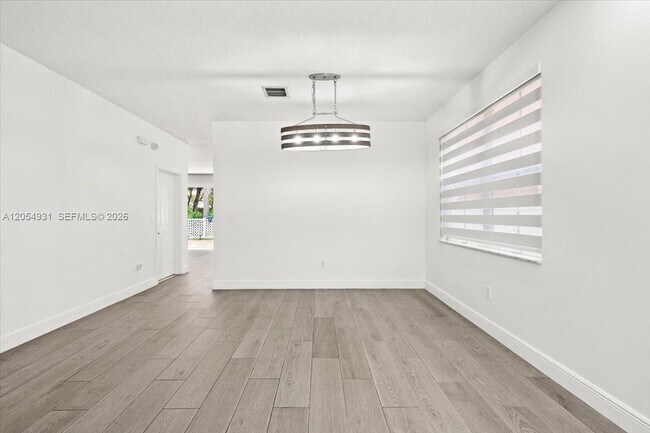 Foto del edificio - 5014 SW 155th Terrace