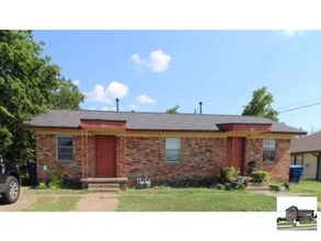 Building Photo - 806 Hackberry St