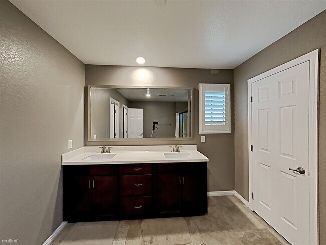 Foto del edificio - 5 br, 3 bath House - 1433 Overseer Ave