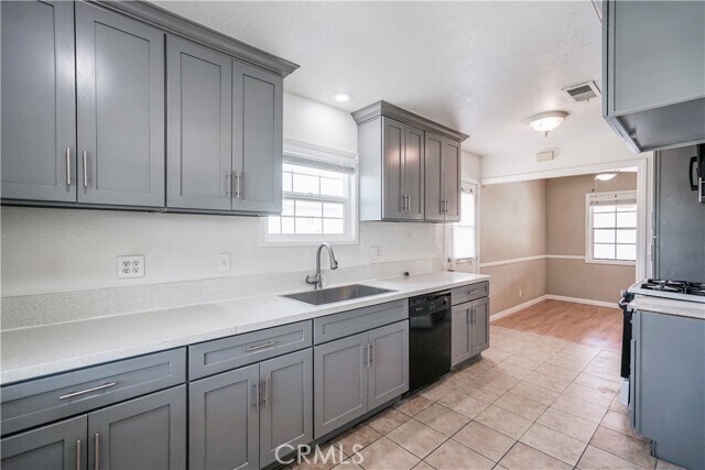 Foto del edificio - 16714 Dubesor St