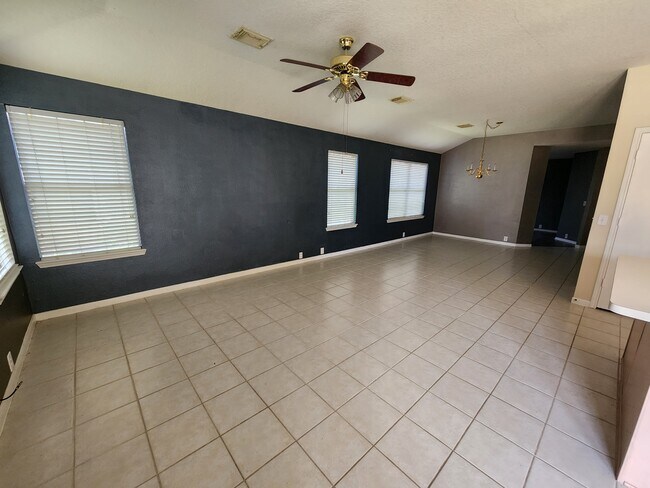 Foto del edificio - 11910 Sonora Springs Dr