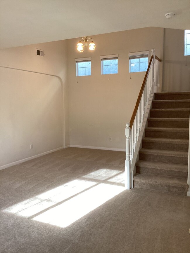 Building Photo - 4BD 2BA House in Stockton