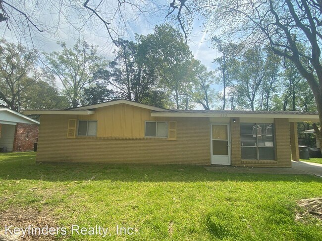Building Photo - 3 br, 1.5 bath House - 222 Emerald Rd.