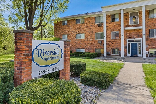 Interior Photo - Riverside (Albion 64 LLC)