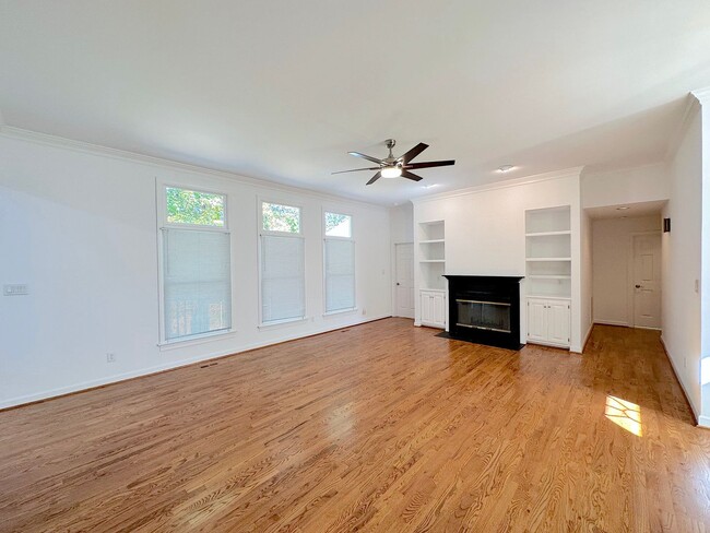 Foto del edificio - Well Maintained Ranch Style Home in Cary!