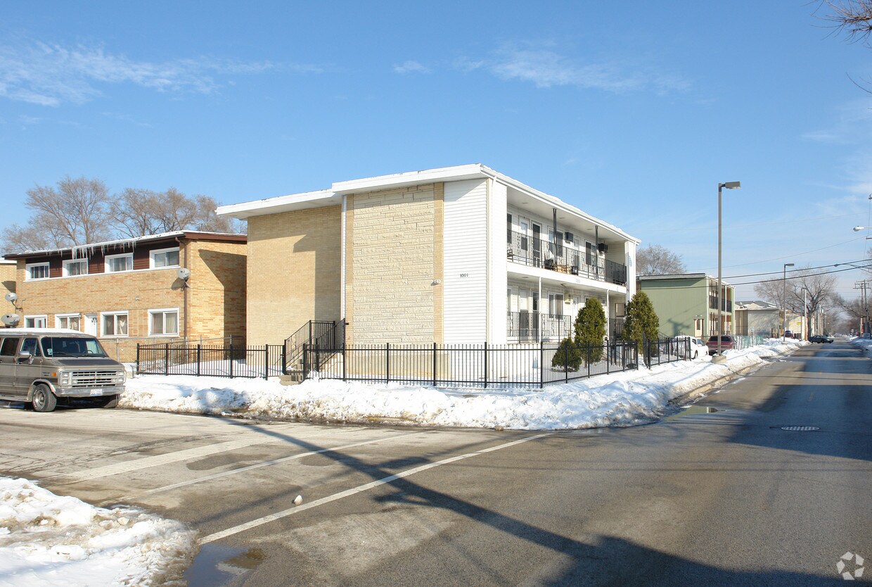 3001 Prairie St, Franklin Park, IL 60131 3001 Prairie St Franklin Park, IL Apartments for