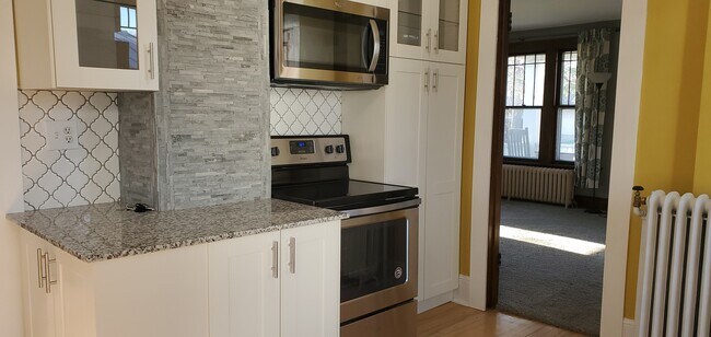 Foto del edificio - 332 E 5th St