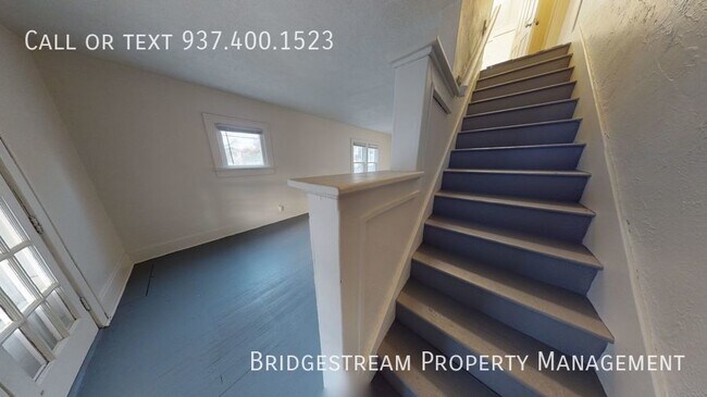 Building Photo - 1/2 OFF 1ST MONTH’S RENT! - Charming 3 bed...