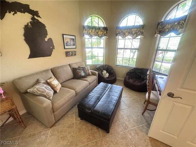 Building Photo - 8661 Mercado Ct