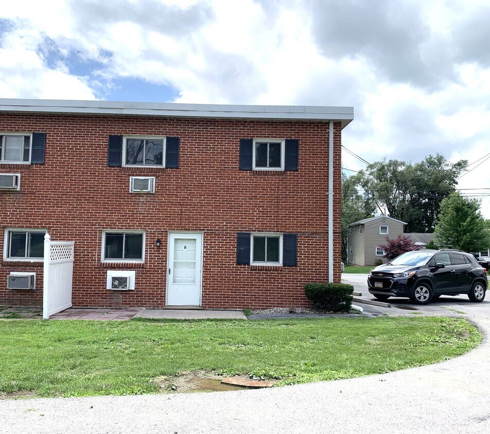 Primary Photo - 835 High St