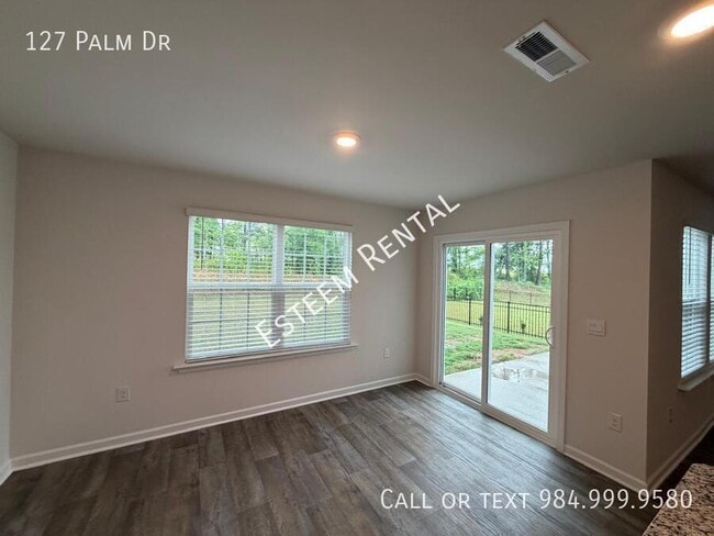 Building Photo - 127 Palm Dr