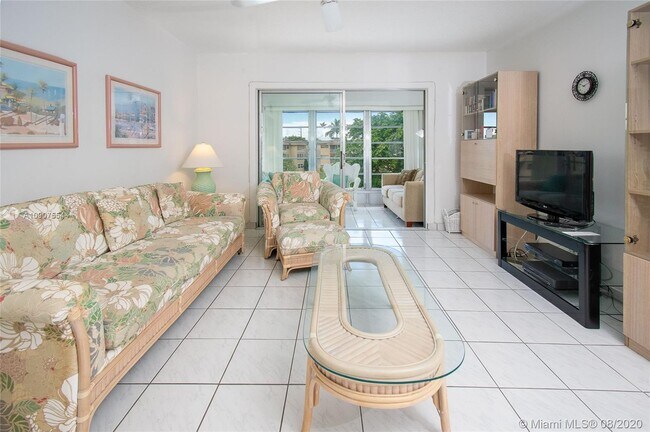 Building Photo - 5001 W Oakland Park Blvd