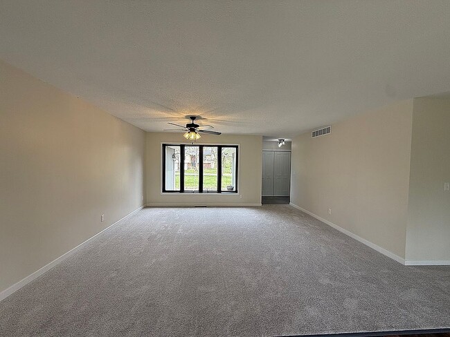 Building Photo - 5535 Chris Dr