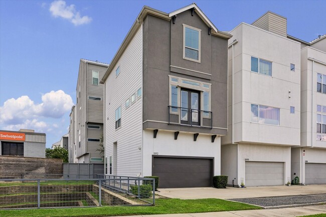 Photo - 5912 E Post Oak Ln (Houston, TX) Apartment
