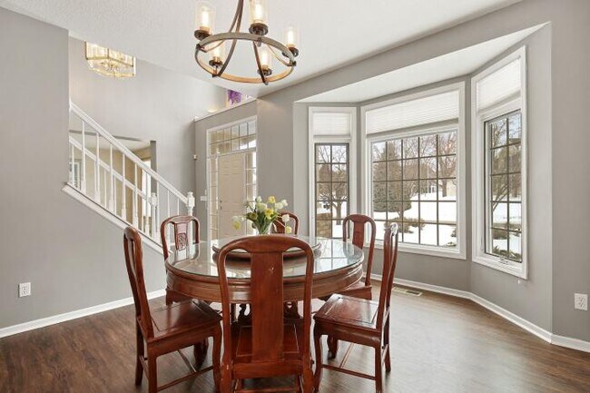 Foto del edificio - 5 bedroom in Plymouth MN 55446